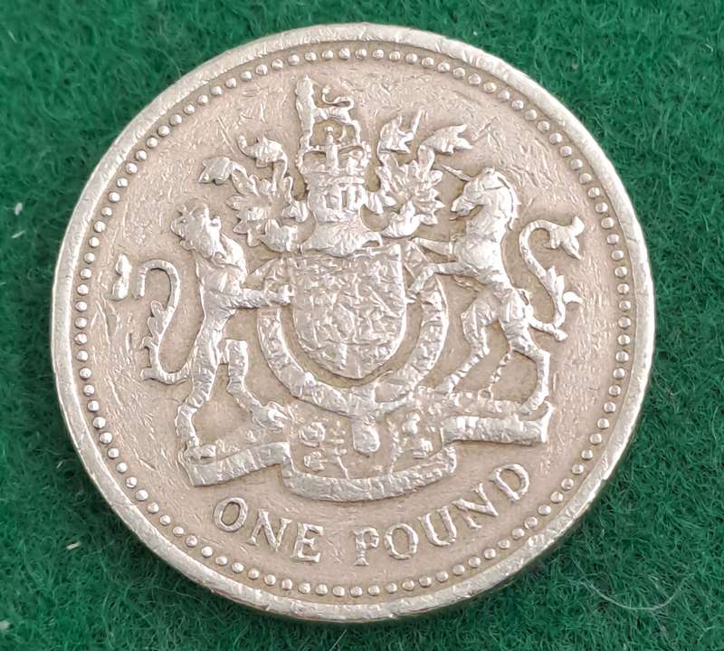 1983 United Kingdom 1 Pound - Elizabeth II 2nd portrait, Royal Arms