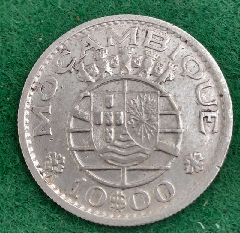 Rare!!!!  1952 Mozambique  (Silver .720) 10 Escudos