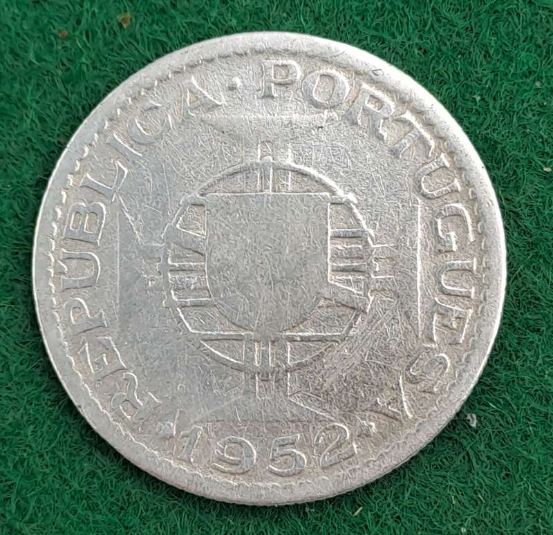 1952 Angola (Silver .720) 10 Escudos-