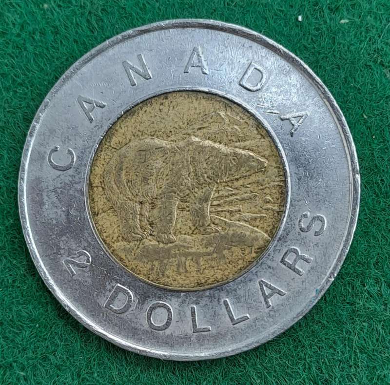 1996  2 Dollar Coin - Elizabeth II 3rd portrait, Maple leaf logo