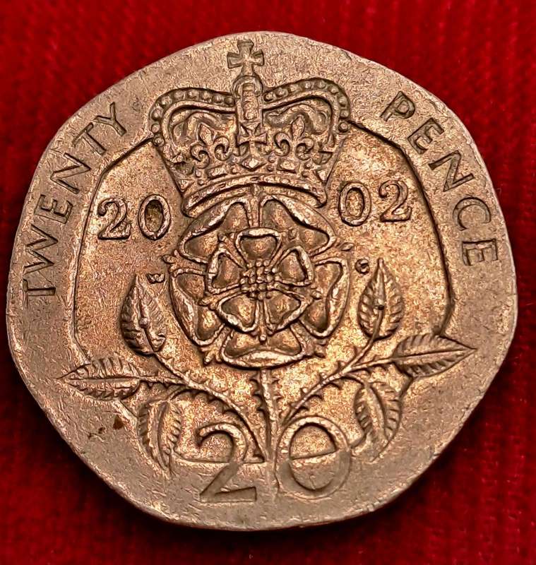 2002 United Kingdom 20 Pence - Elizabeth II 4th portrait, Tudor Rose