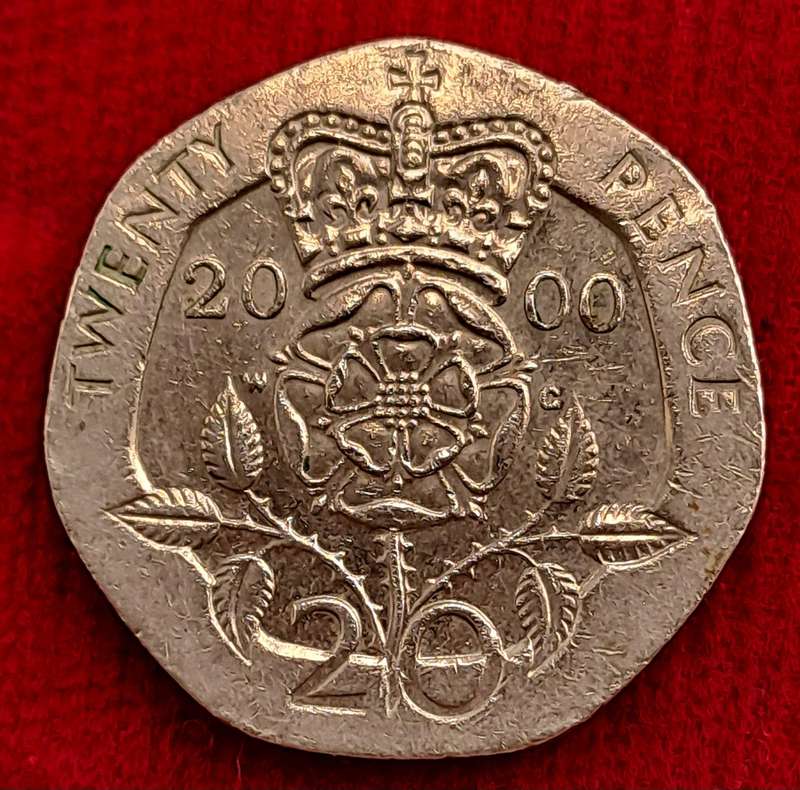 2000 United Kingdom  20 Pence - Elizabeth II Our Lady of Europa, head with tiara