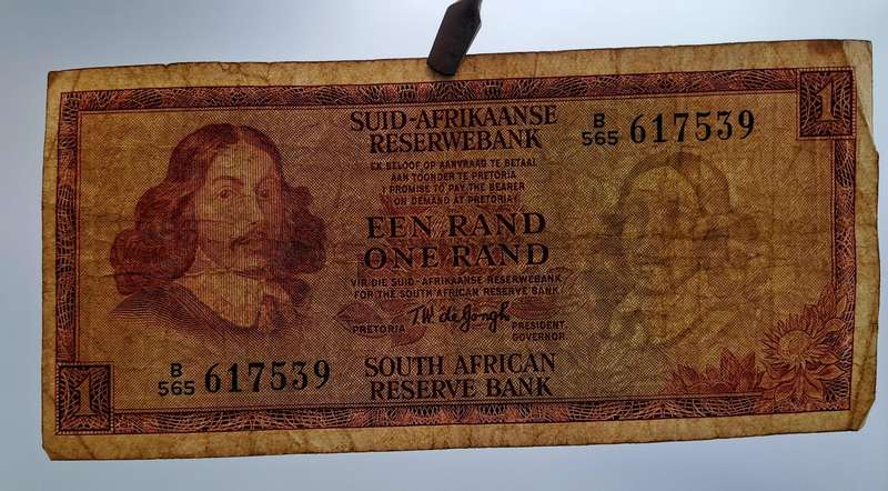 1975 One Rand (R1) T.W. de Jongh - Third Issue Banknote -Riebeeck Watermark