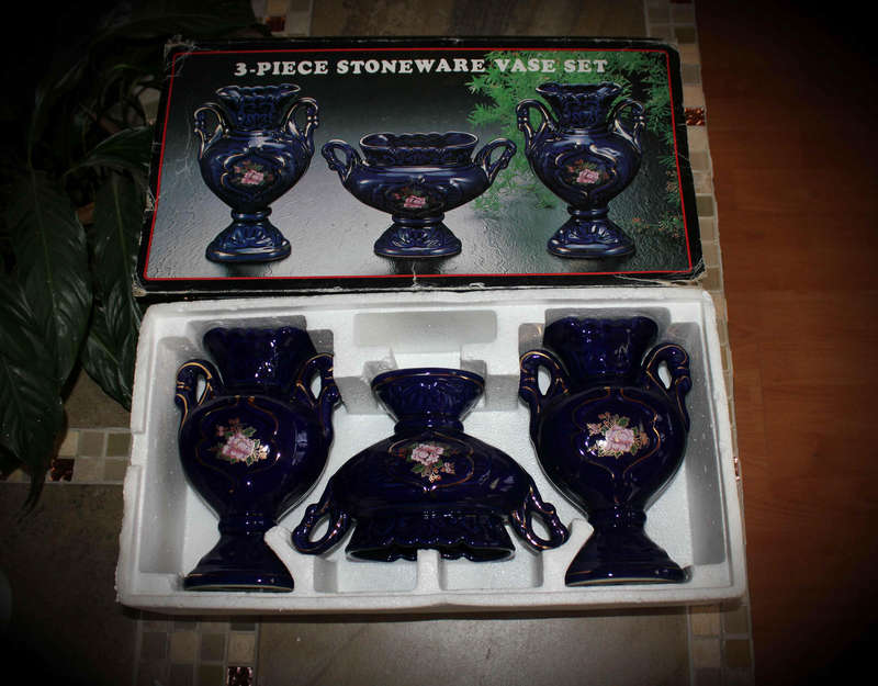 Vintage 1990 deluxe 3-Piece Stoneware Kobalt Vase Set Made in Taiwan expressly for YDC,York-as new