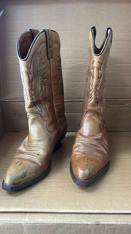 Genuine Leather Cowboy Boots  Mens Size 7