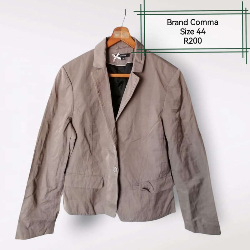 Woman's comma blazer