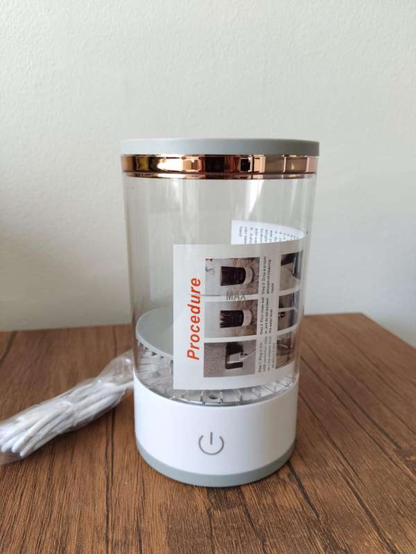 USB-Powered Makeup Brush Cleaner