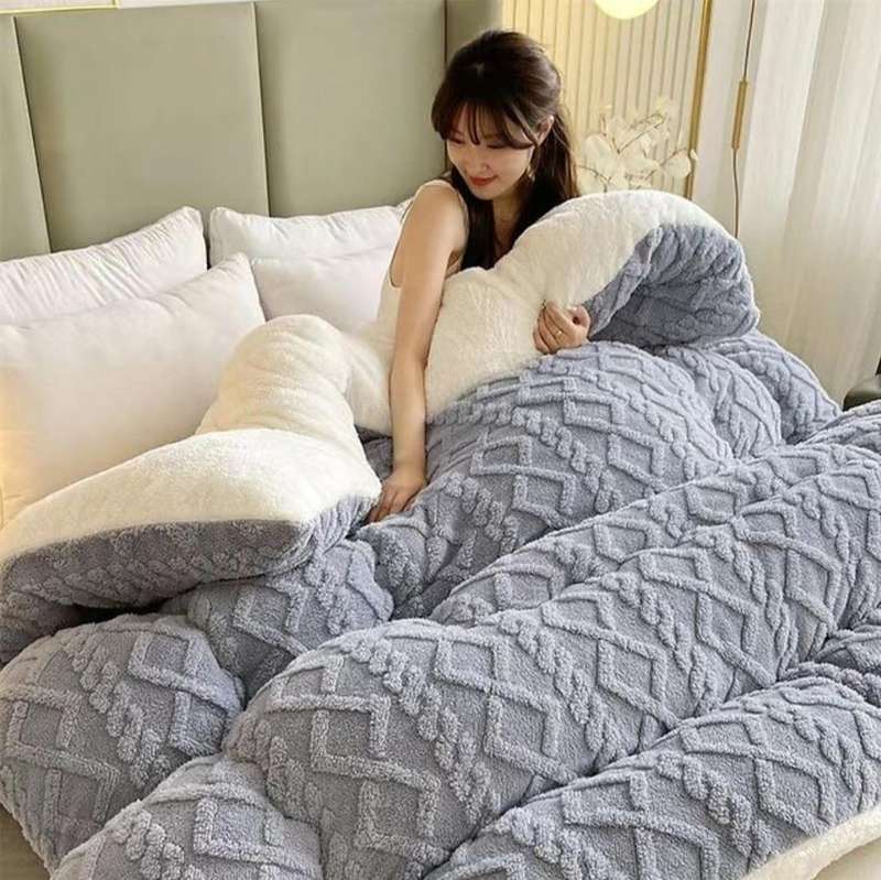 5Pc Wool Geometric Queen Comforter with Zip, for Heavy Winter (100% Wool)