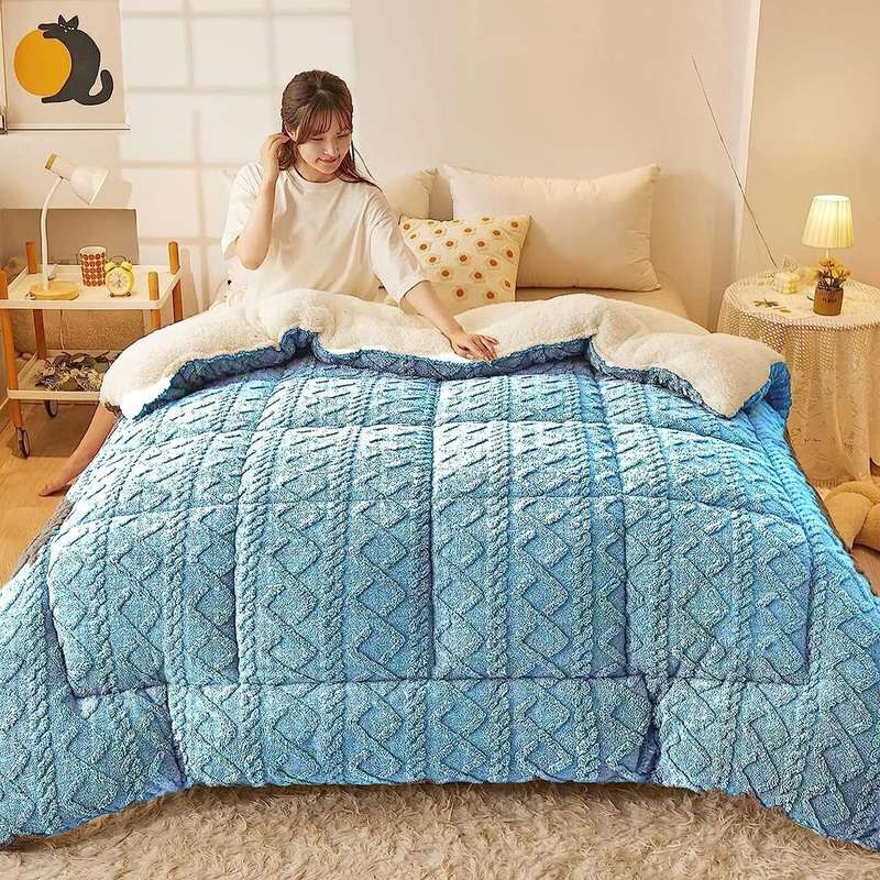 5Pc Wool Geometric Queen Comforter with Zip, for Heavy Winter (100% Wool)