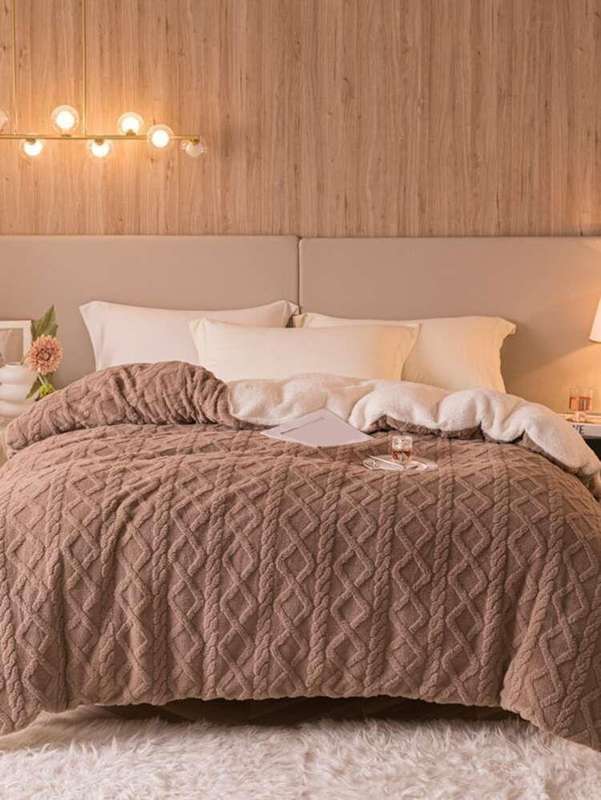 5Pc Wool Geometric Queen Comforter with Zip, for Heavy Winter (100% Wool)