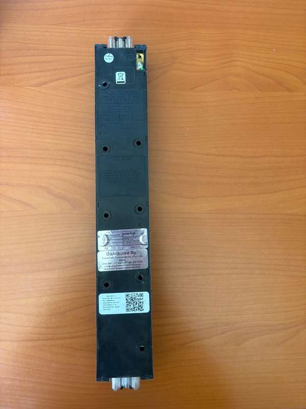 Oblique, 4-way DUAL power outlet