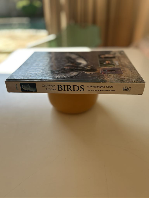 Southern African Birds - A Photographic Guide