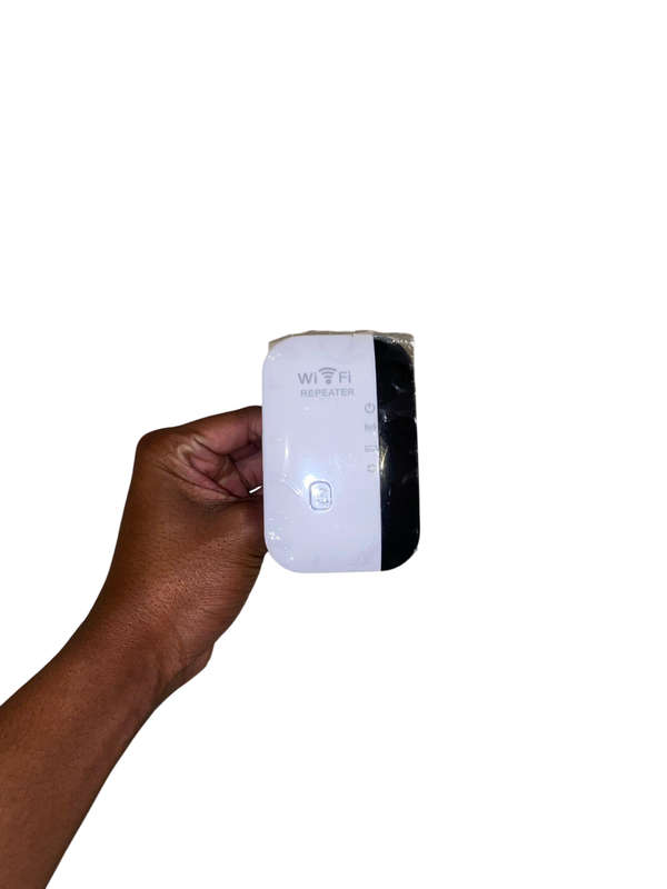 Brand New Wentech Wireless-N Wi-Fi Repeater  300Mbps Signal Booster, Sealed & Ready!