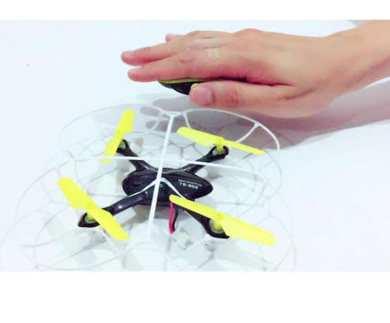 Motion Control Drone -Quadcopter with 360° Flips Function