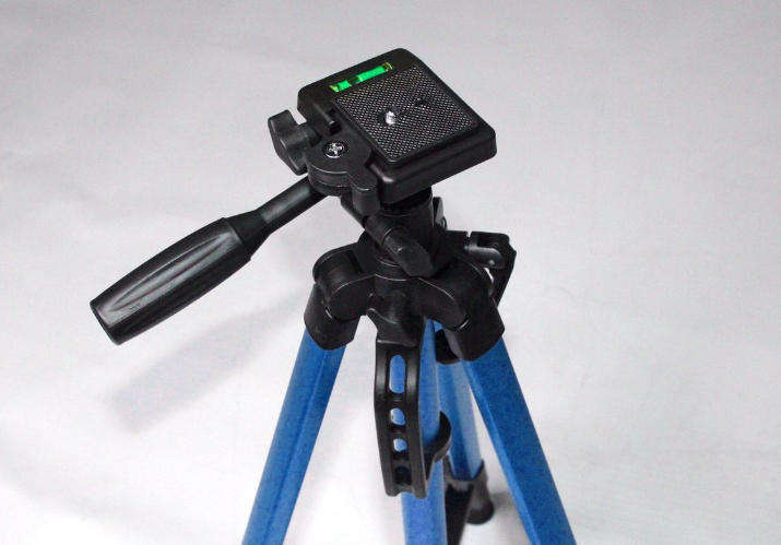 3366 Aluminium Tripod with Phone Holder