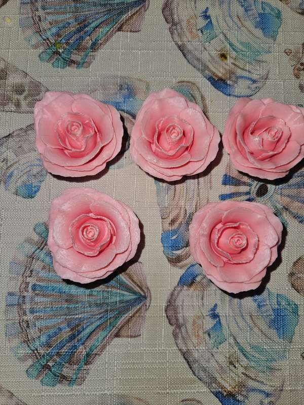5 Decorative roses