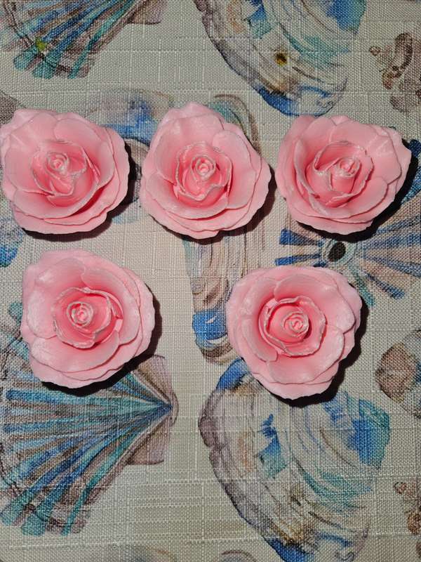 5 Decorative roses