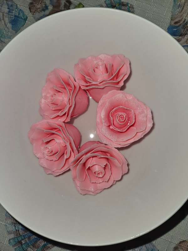 5 Decorative roses