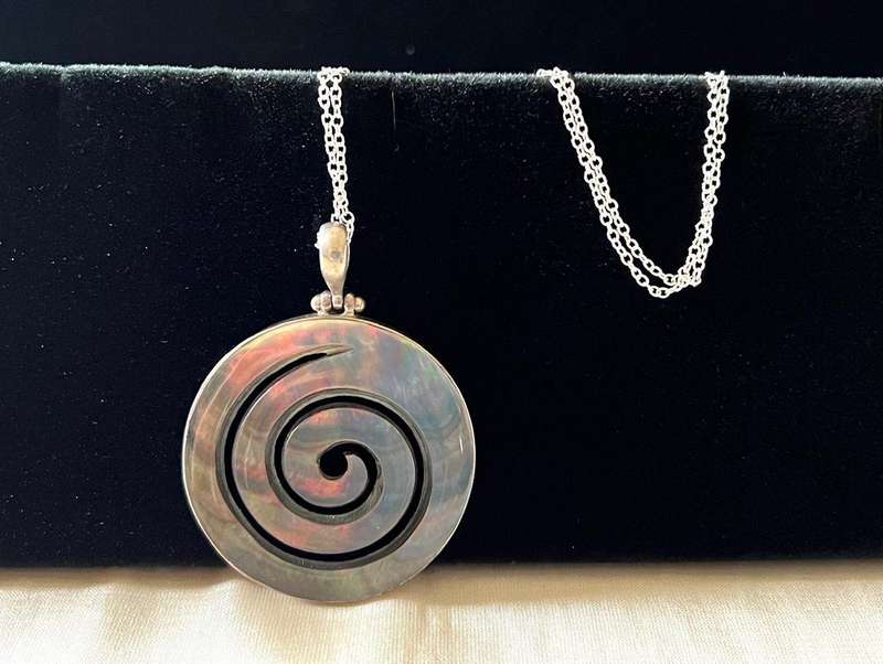 Vintage Sterling Silver Necklace w/ Large Iridescent Mother of Pearl Swirl Pendant