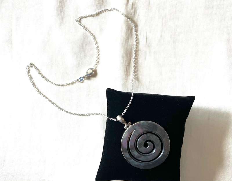 Vintage Sterling Silver Necklace w/ Large Iridescent Mother of Pearl Swirl Pendant