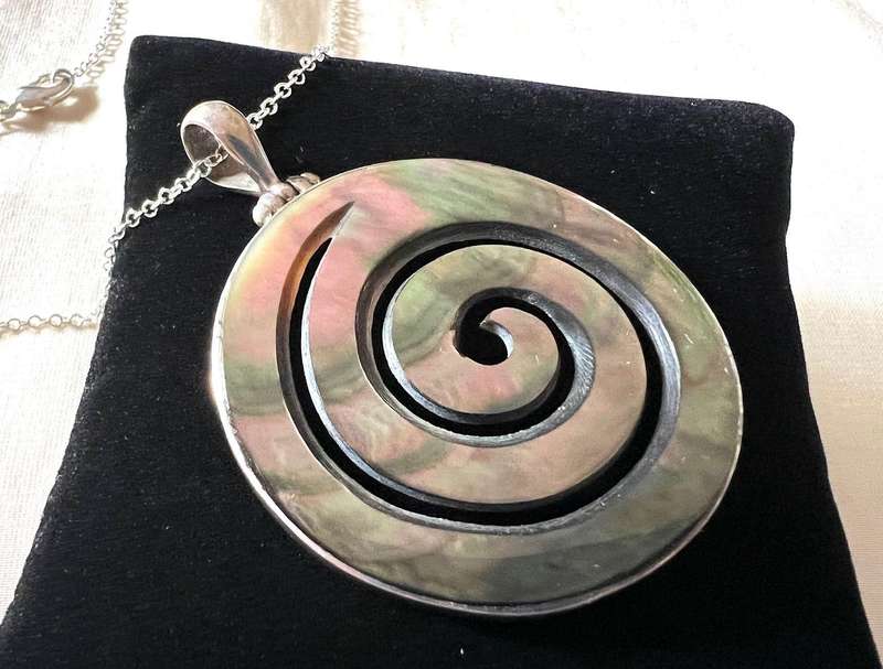 Vintage Sterling Silver Necklace w/ Large Iridescent Mother of Pearl Swirl Pendant