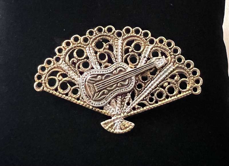 c1960s Vintage Damascene Gold Tone & Silver Tone FAN w/ SPANISH GUITAR Brooch