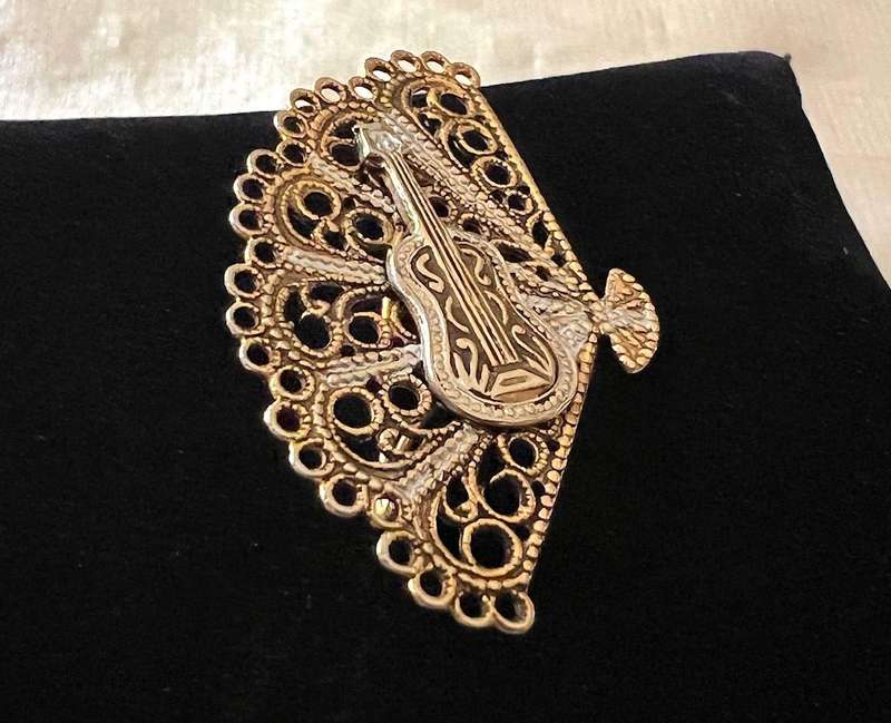 c1960s Vintage Damascene Gold Tone & Silver Tone FAN w/ SPANISH GUITAR Brooch