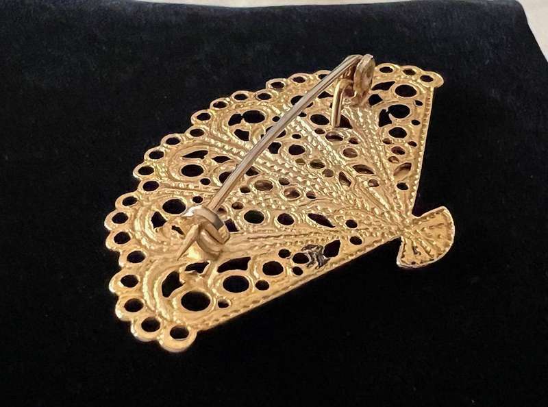 c1960s Vintage Damascene Gold Tone & Silver Tone FAN w/ SPANISH GUITAR Brooch
