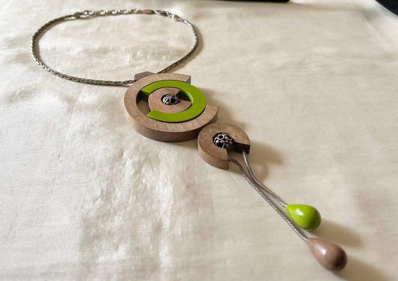 Super Stylish Pre-Loved Silver Tone & Peridot Green Wood Lucite Tassel Necklace by NATURE