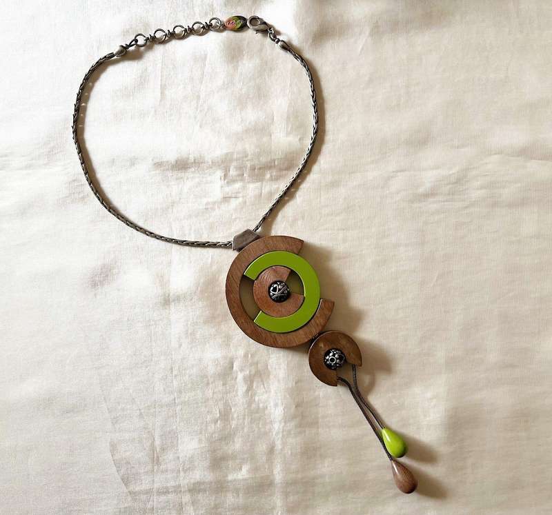 Super Stylish Pre-Loved Silver Tone & Peridot Green Wood Lucite Tassel Necklace by NATURE