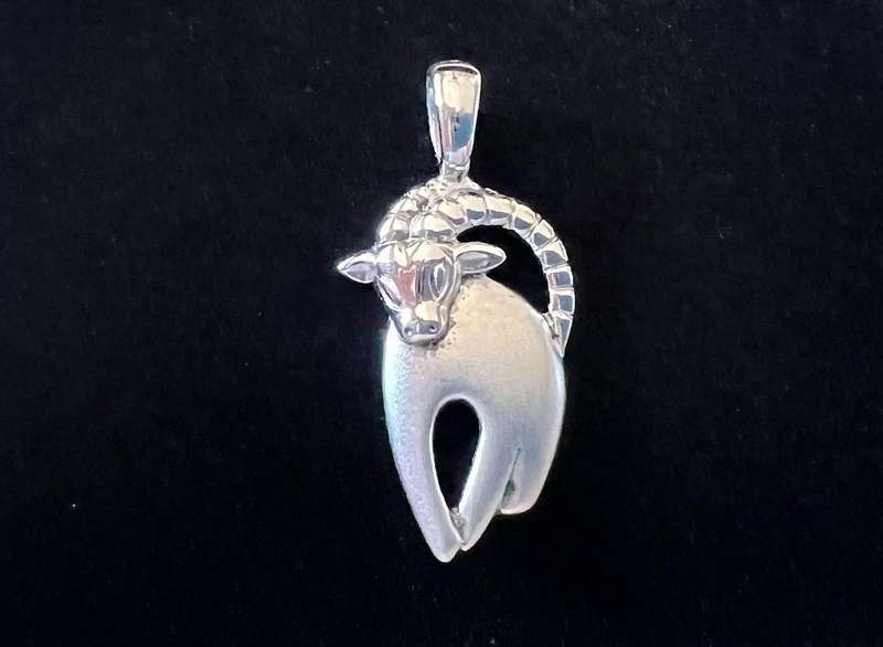 Vintage Sterling Silver Zodiac Sign ARIES Pendant or Charm * 2.65 grams