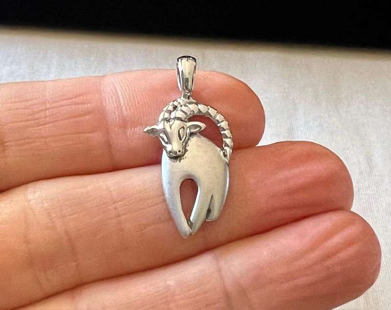 Vintage Sterling Silver Zodiac Sign ARIES Pendant or Charm * 2.65 grams