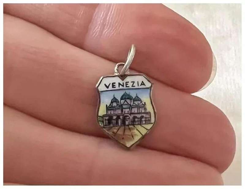 1970s Very Small Vintage Enamel VENICE, Italy St Mark's Basilica Pendant Charm