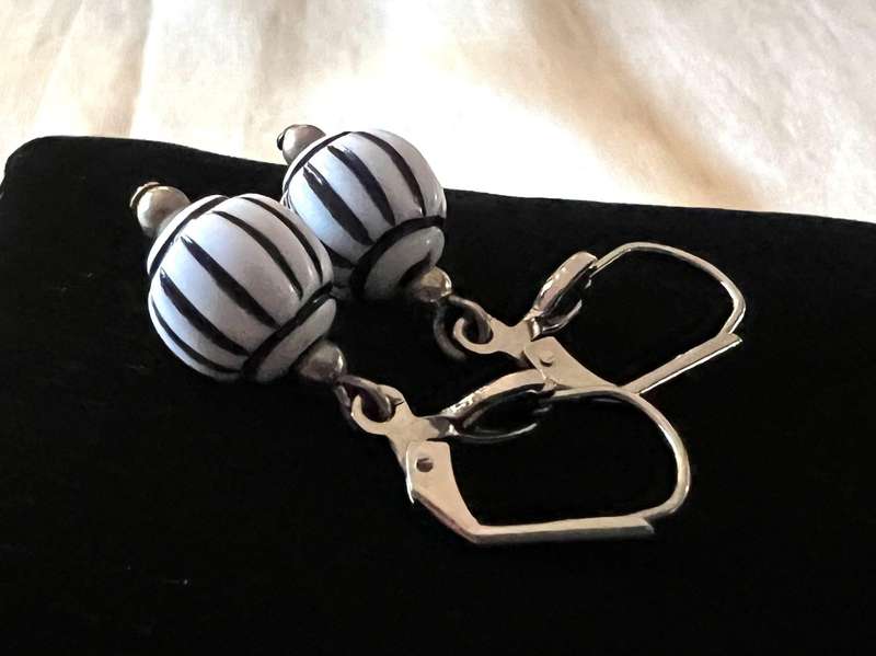 1980s Vintage Silver Tone White & Blue Glass Beads Pierced Earrings