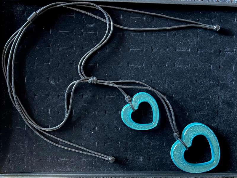 Very Long Pre-Loved Black Corn Necklace w/ Large Aqua Blue Lucite HEARTS * 100 cm