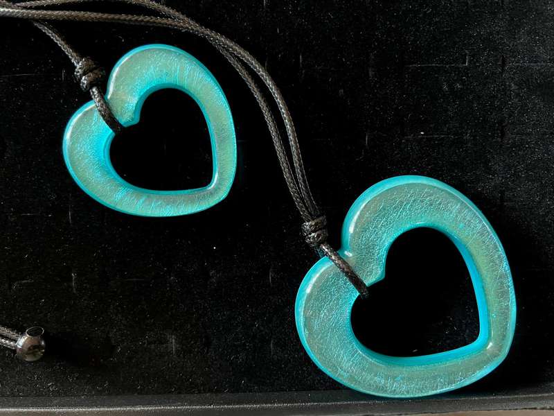 Very Long Pre-Loved Black Corn Necklace w/ Large Aqua Blue Lucite HEARTS * 100 cm