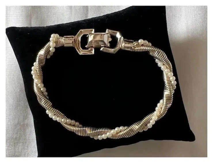 1940s Vintage Twisted Gold Tone Faux Pearls Bracelet by Pegasus CORO
