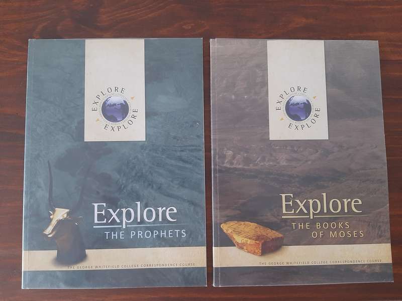Explore Books