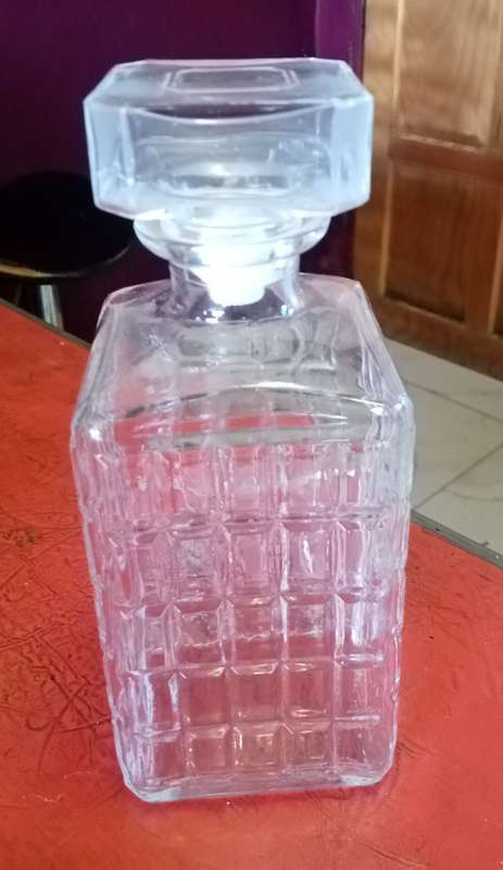 Diamond whiskey dicanter