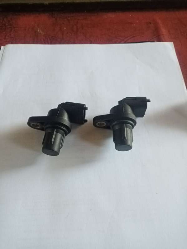 Mercedes-Benz C200 CGI 2011 camshaft sensors E-8 0340 and E-8 0365 E