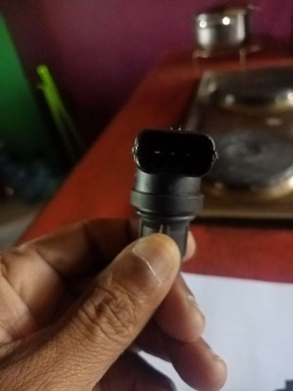 Mercedes-Benz C200 CGI 2011 camshaft sensors E-8 0340 and E-8 0365 E