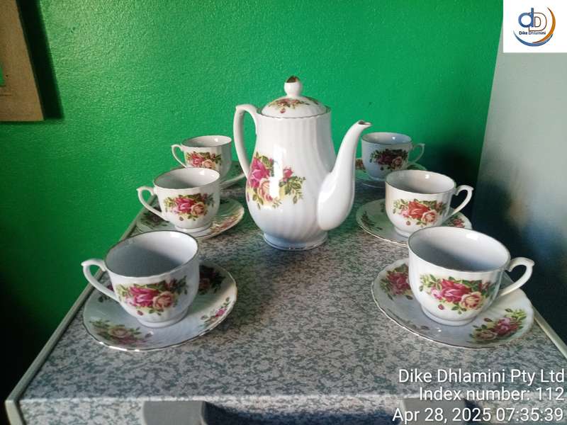 Royal china English rose tea set