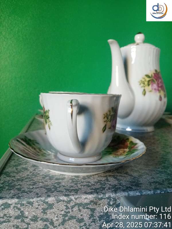 Royal china English rose tea set