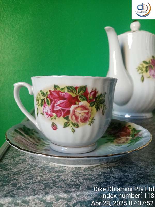 Royal china English rose tea set
