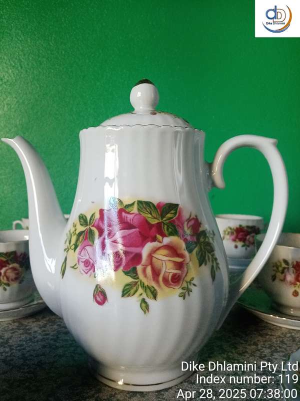 Royal china English rose tea set