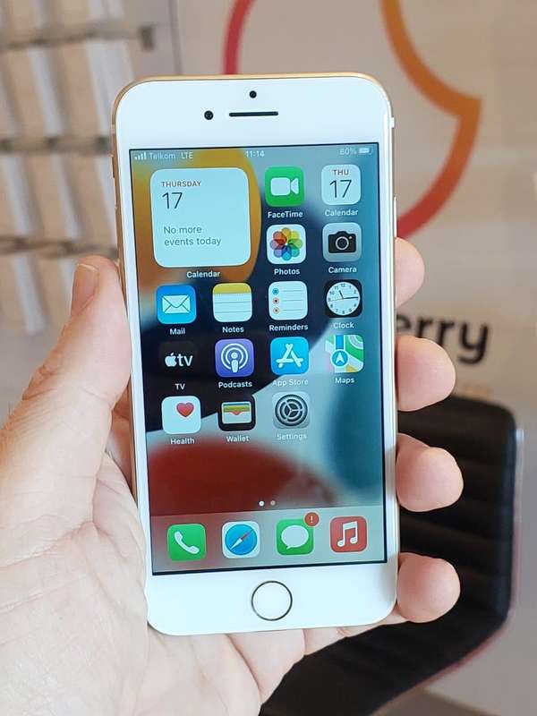 Apple iPhone 7 64GB Gold & Apple Watch
