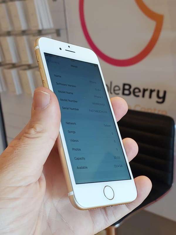 Apple iPhone 7 64GB Gold & Apple Watch