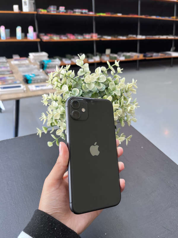 Apple iPhone 11 64GB Black