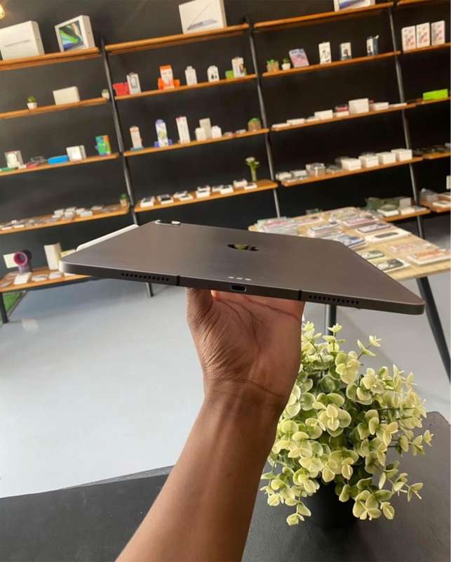 Apple iPad Pro (5th Gen)