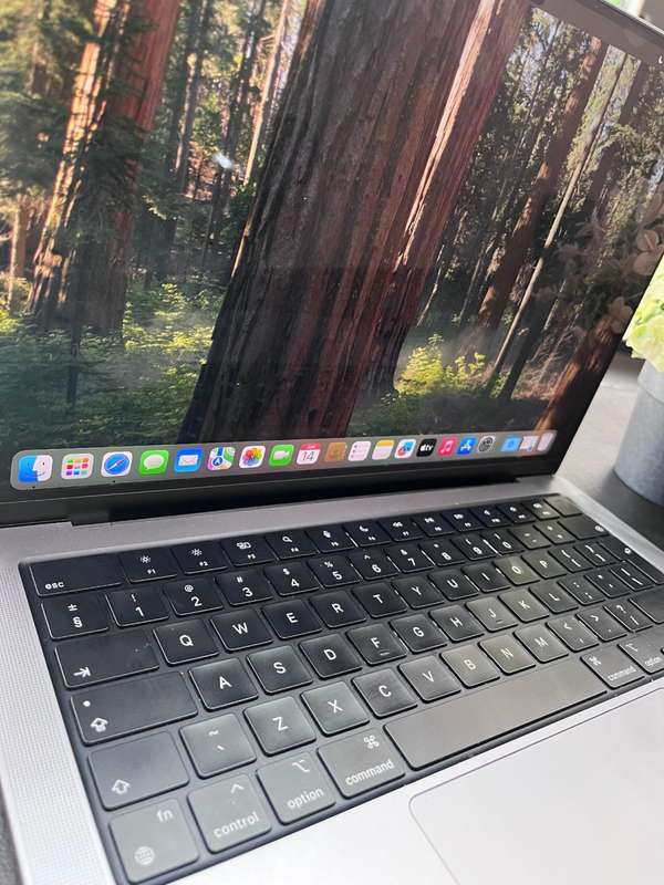 Apple MacBook Pro M1 2021